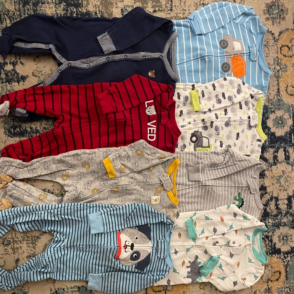 Carter’s Long sleeve footed onesies | Size 9 month | selling all 8 together - Picture 1 of 3